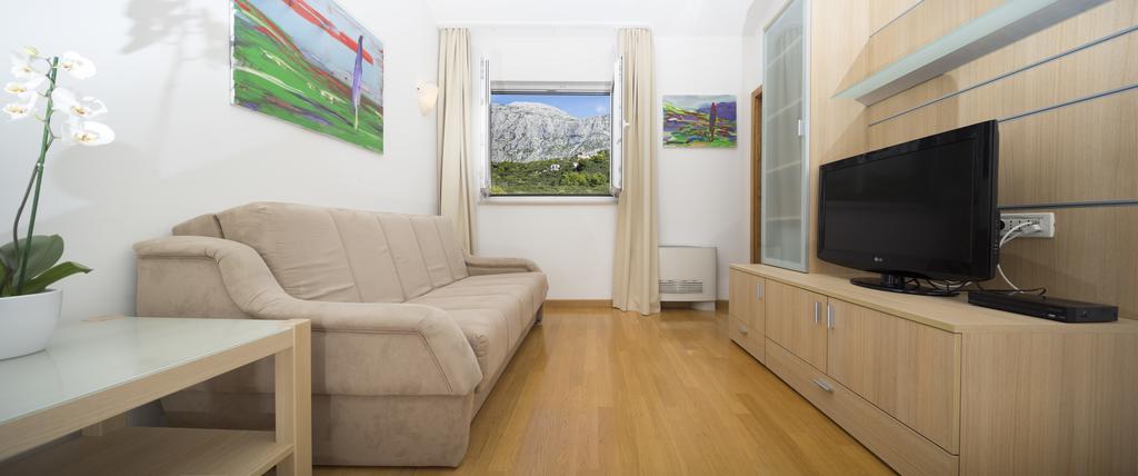 Apartmani Villa Athina Tučepi Exterior foto
