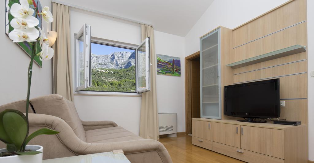 Apartmani Villa Athina Tučepi Exterior foto