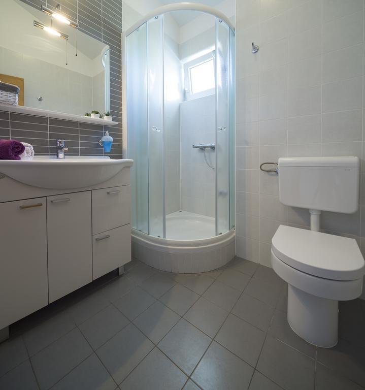 Apartmani Villa Athina Tučepi Exterior foto