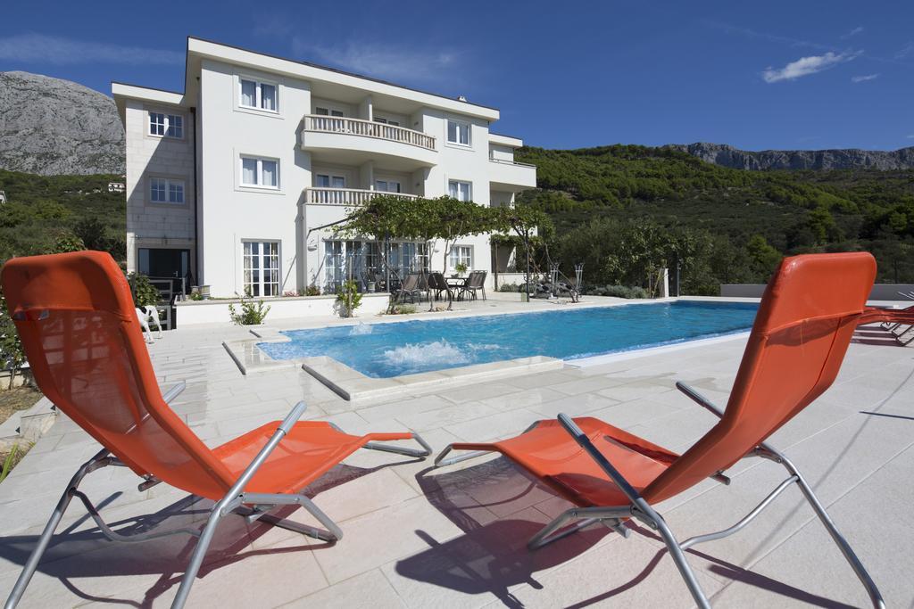 Apartmani Villa Athina Tučepi Exterior foto